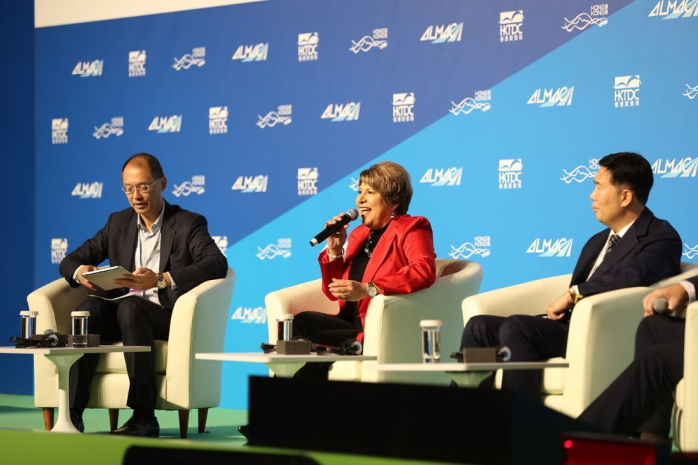 Gladis Araujo, Former Global Supply Chain Strategy Vice President of at Mattel Inc and Business Partner & Chief Supply Chain Officer at Prodensa Group (centre)