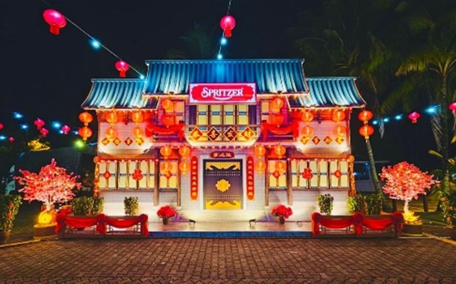 Spritzer EcoPark’s colourful Chinese New Year decorations light up the auspicious season, bringing festive cheer to all visitors
